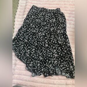Chic Asymmetrical Black Floral Skirt